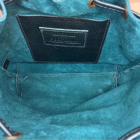 NWT Portland Leather Goods Large Bucket Bag Boreal Leather Crossbody + Tassel - Picture 4 of 16